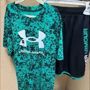Under Armour Boys Outfit (Size Lg)- New